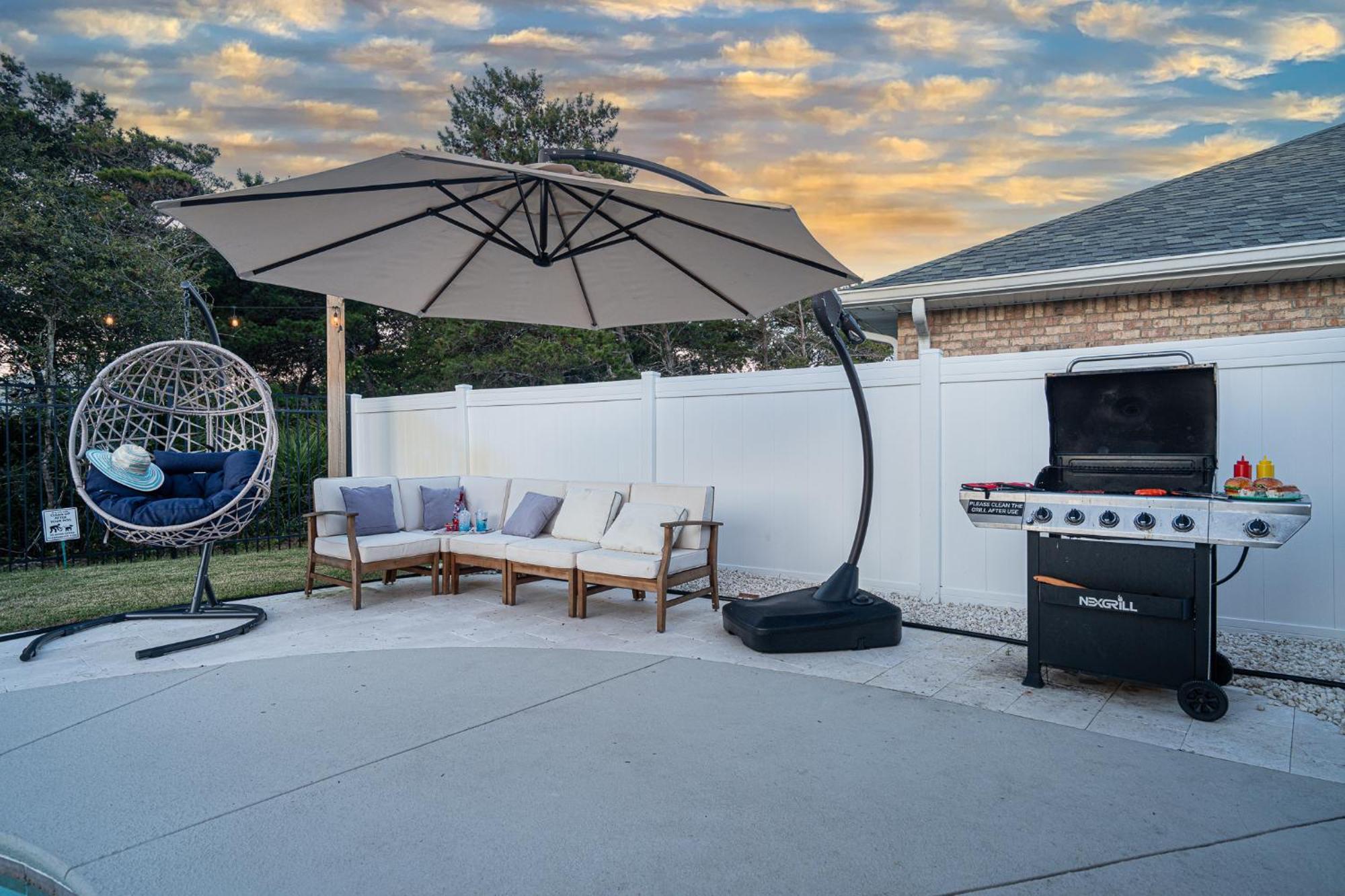 Heated Pool And Golf Cart, Walk To Beach! Best Deal! Дестин Екстериор снимка