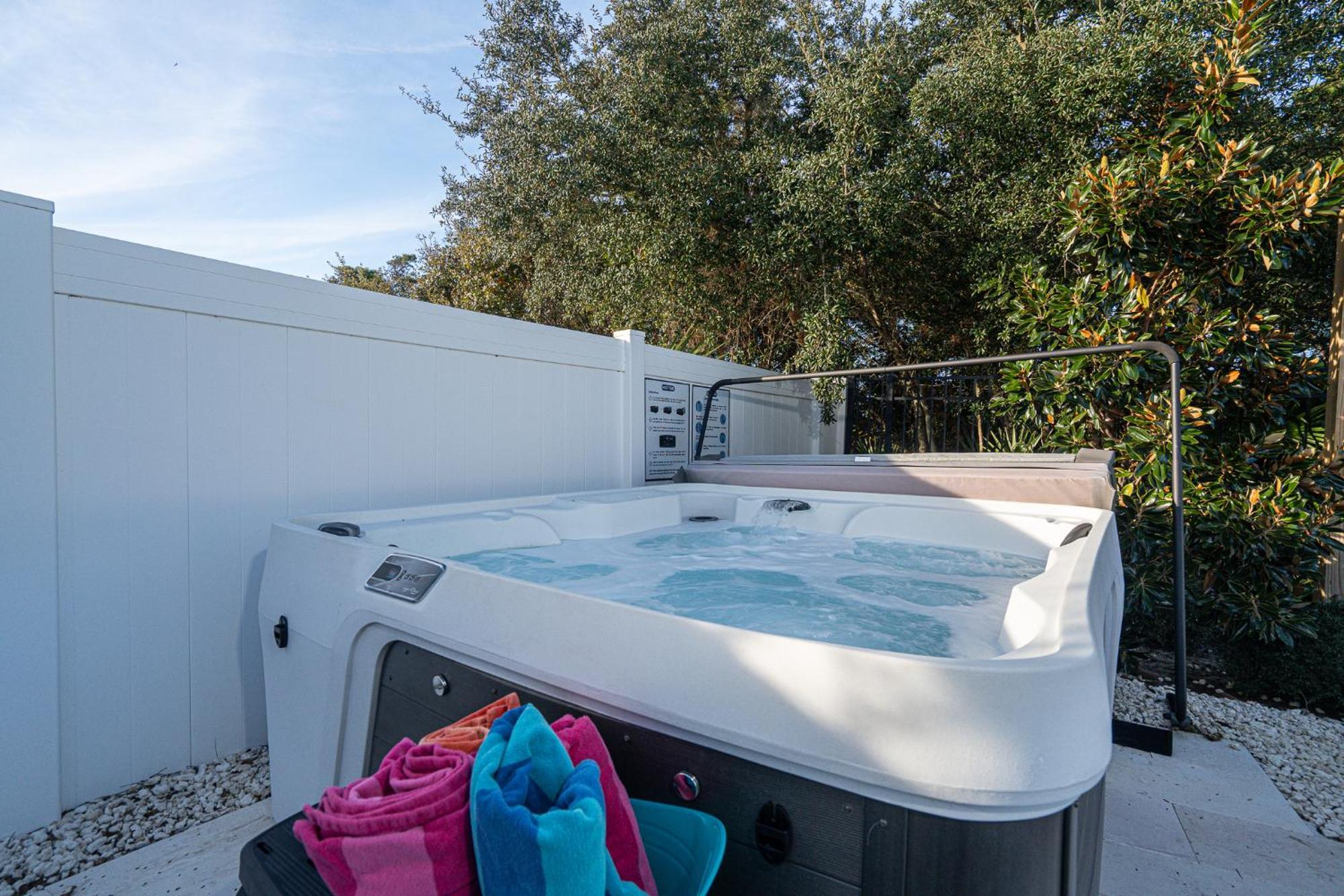 Heated Pool And Golf Cart, Walk To Beach! Best Deal! Дестин Екстериор снимка